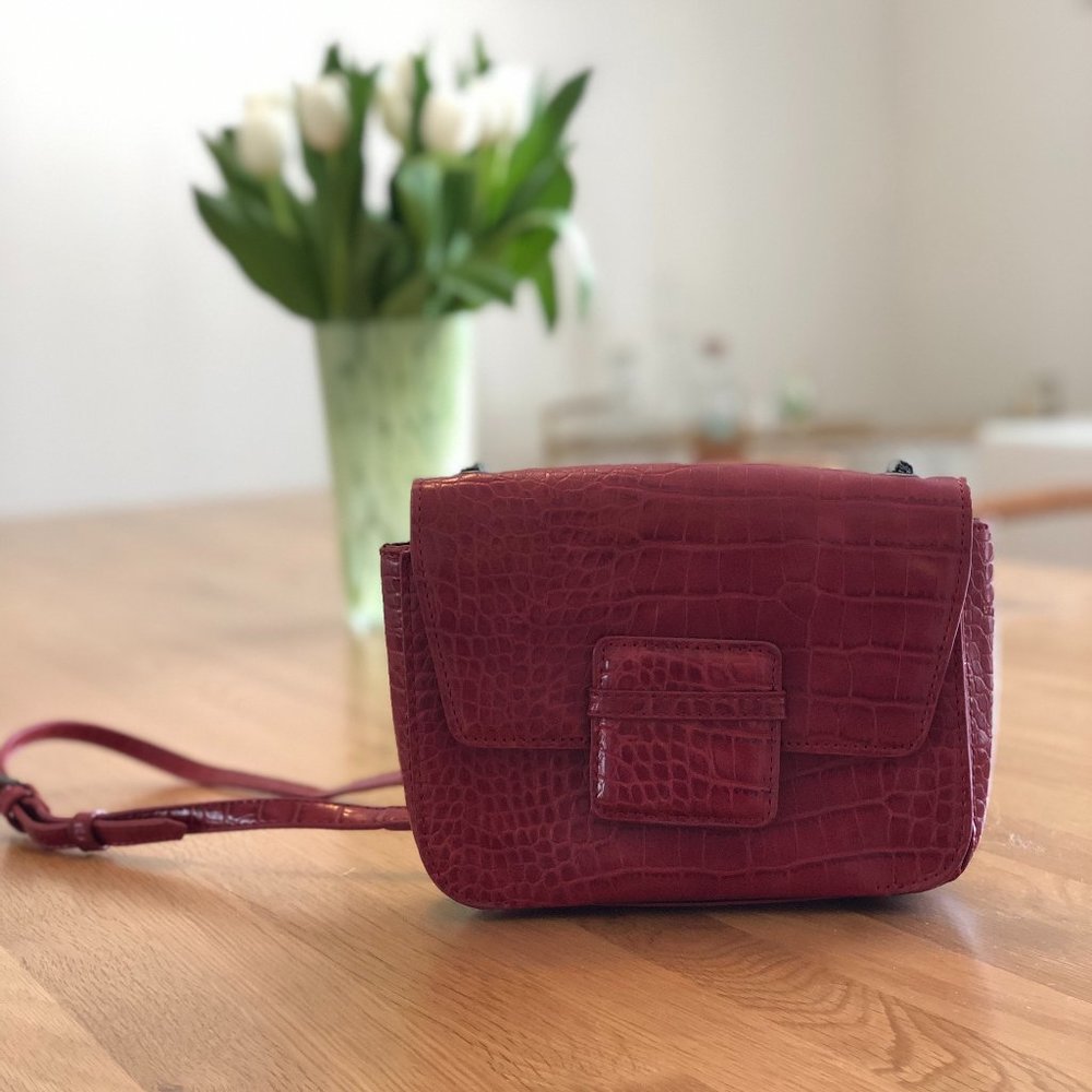 Parfois Embossed Animal Red Purse Like New
